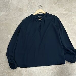 Banana Republic, navy blouse button front in perfect condition size extra small